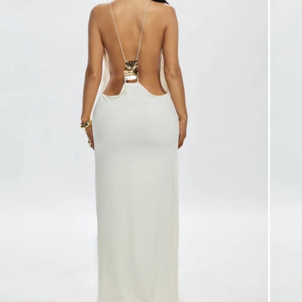 Elegant White Backless Maxi Dress with Gold Accent